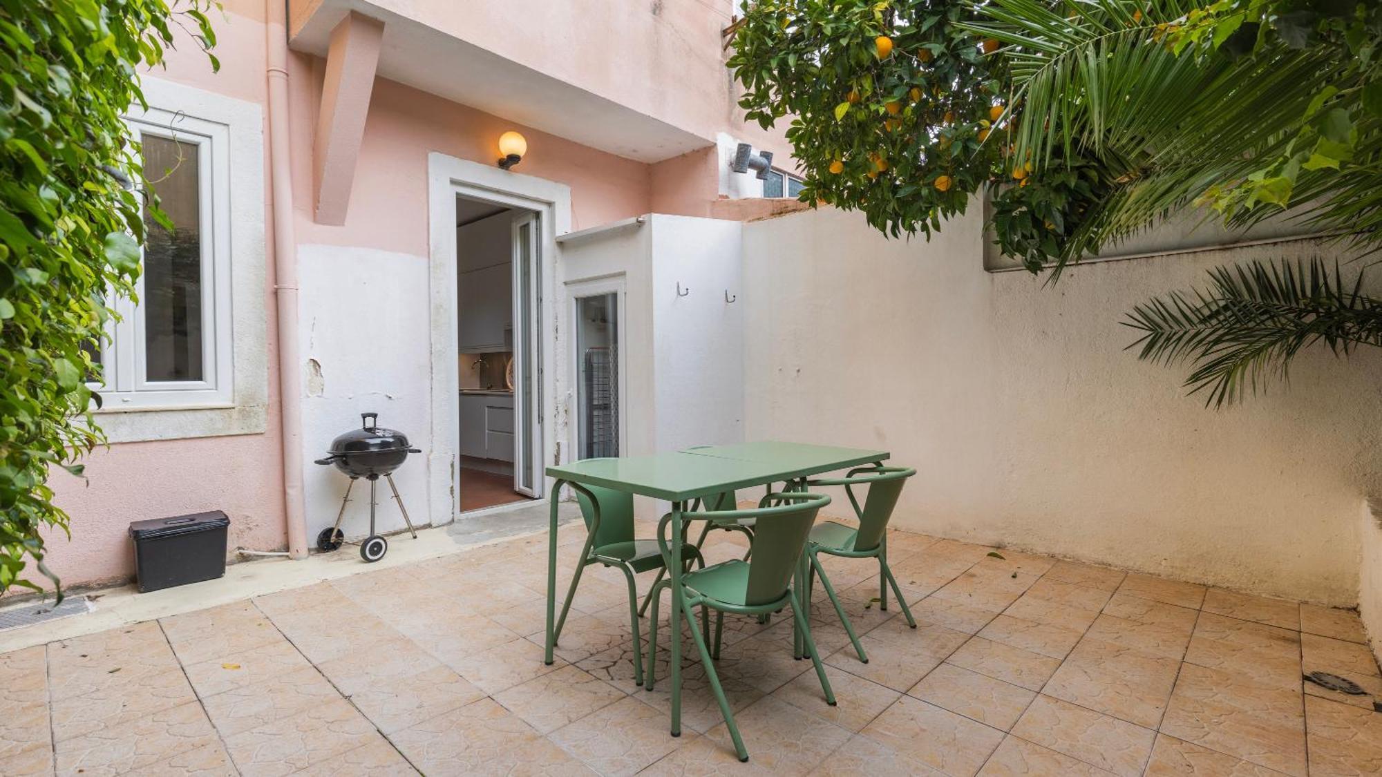 Apartment Private Terrace 2bdr By Lovelystay